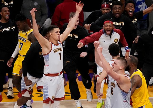 荷兰队疯狂进球，横扫对手晋级四分之一决赛的简单介绍