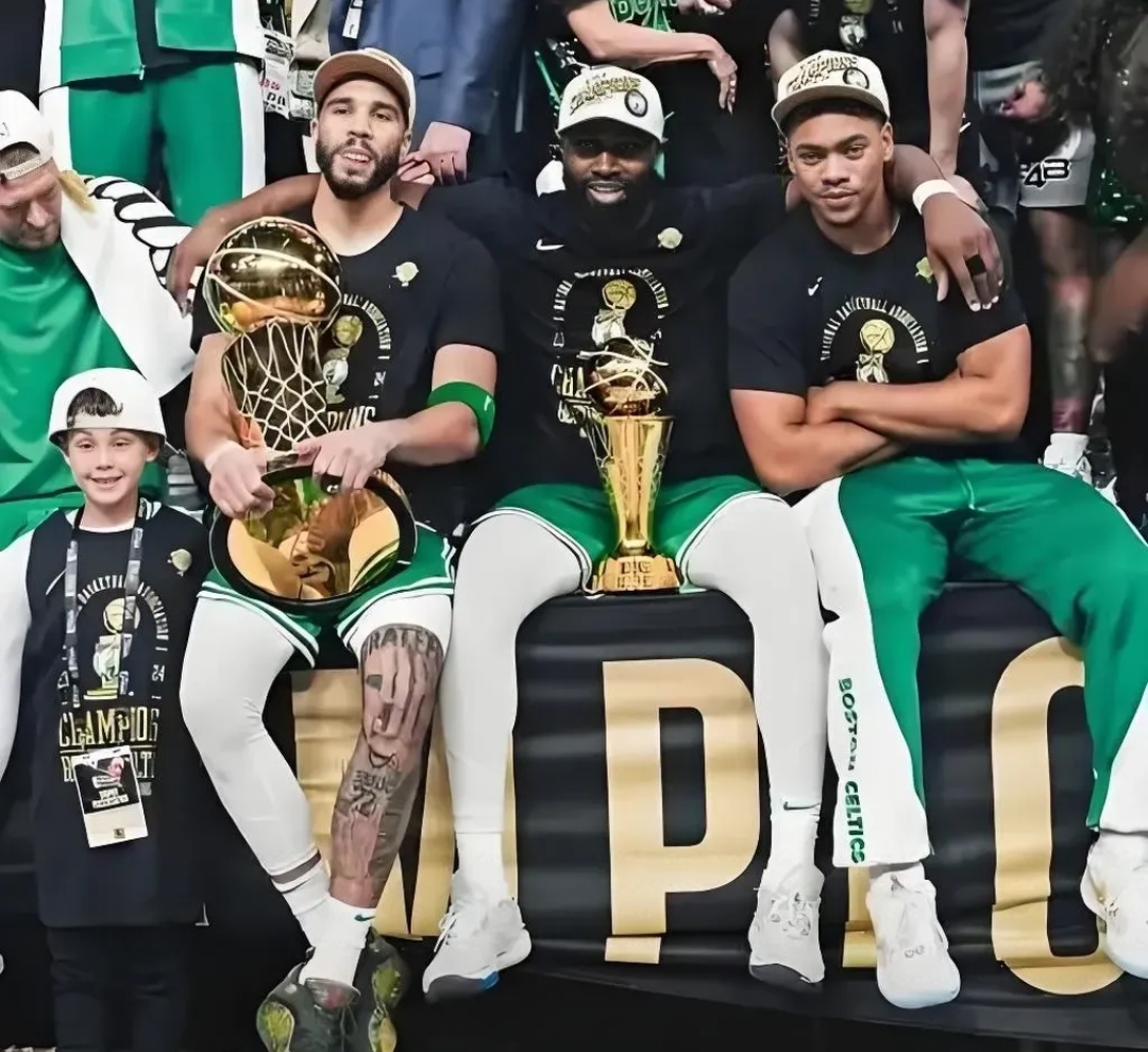 塔图姆三巨头联手,关键时刻神级表现得分突破,凯尔特人冲击季后赛!的简单介绍 塔图姆三巨头联手,关键时刻神级表现得分突破,凯尔特人冲击季后赛!的简单介绍