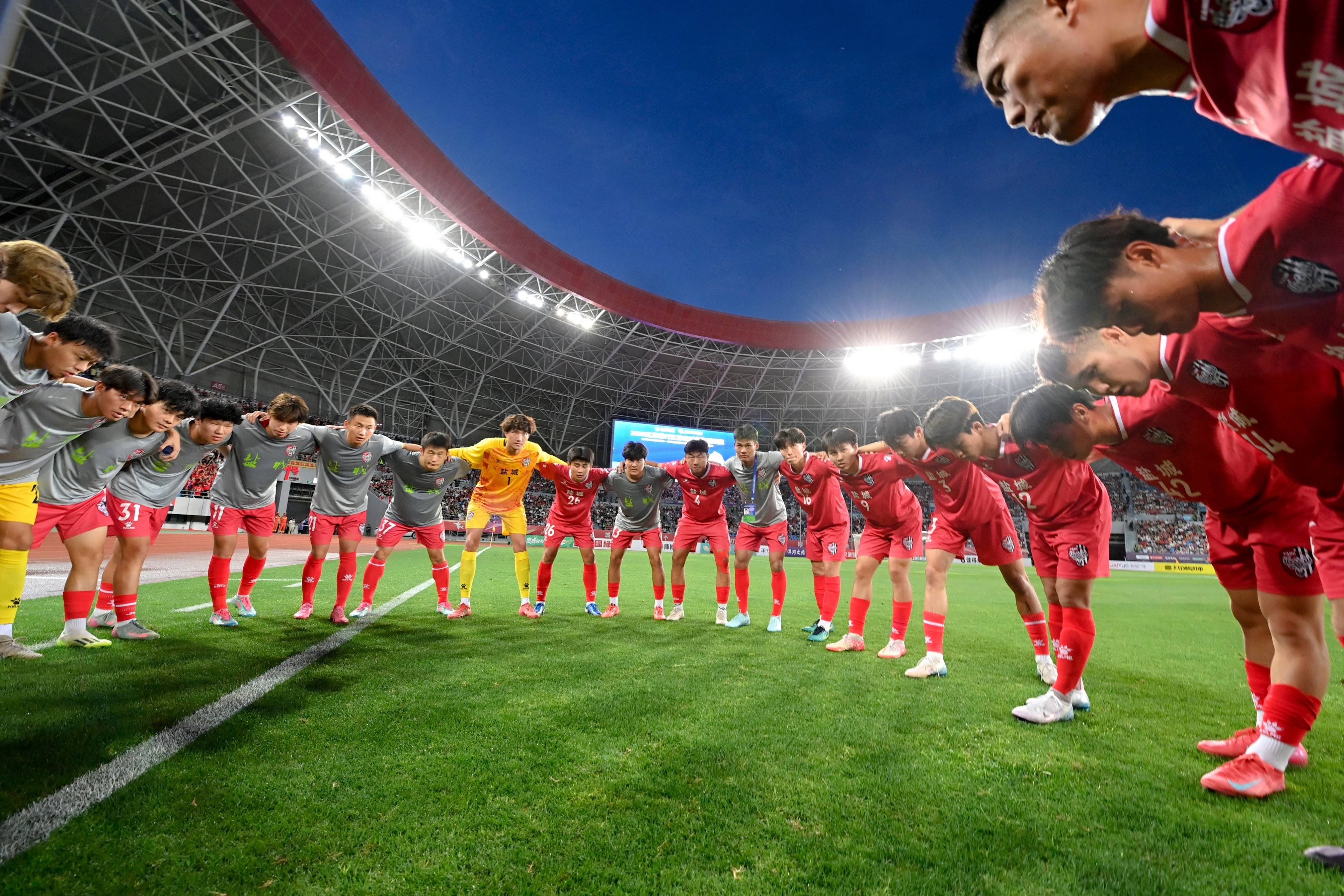 哈兰德在DWG比赛中势不可挡，突破纪录引发热议！